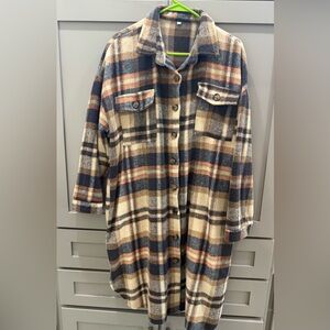 Long Shacket with pockets. Could be worn as a dress. 
XL 
Navy, orange, tan